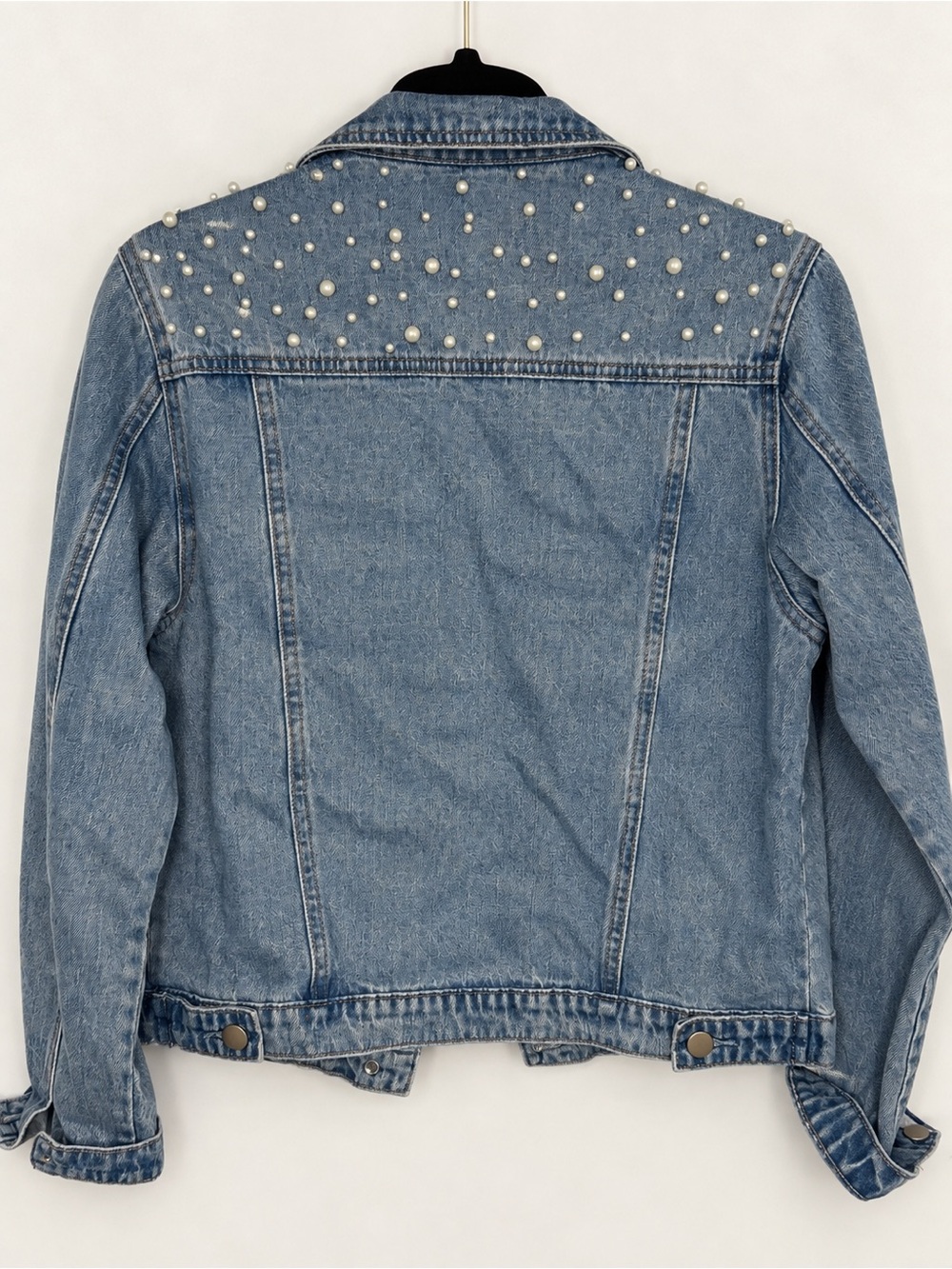 Miami Pearl Embellished Denim Jacket Lighter wash size medium - Picture 2 of 6